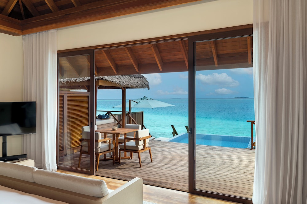 Lagoon Bungalow with Pool - Photo 6