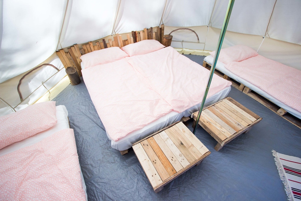Standard Tent (4 People)