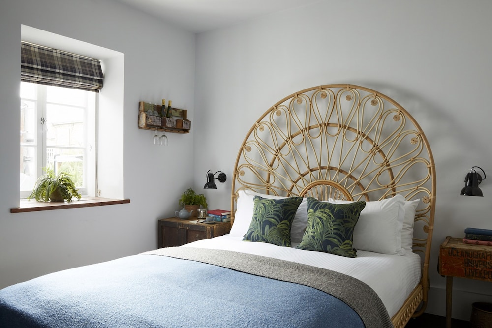 Comfort Double Room, Bathtub