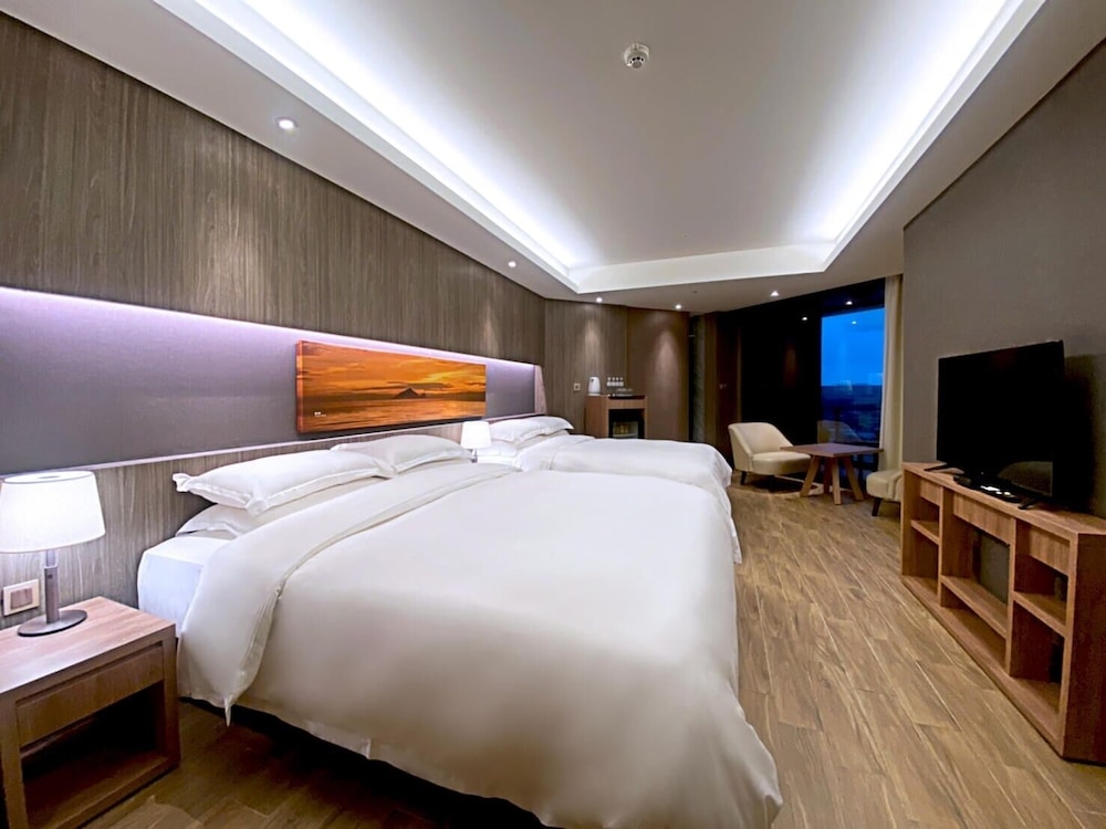 Imperial Corner Room
