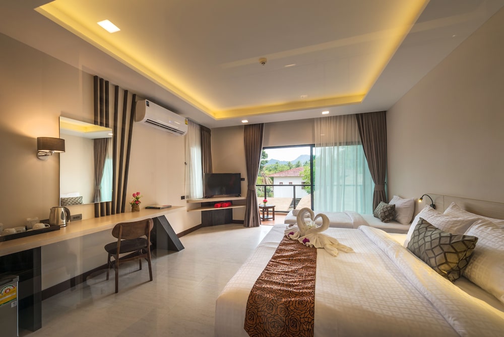 Deluxe Double Room, Pool View photo 1