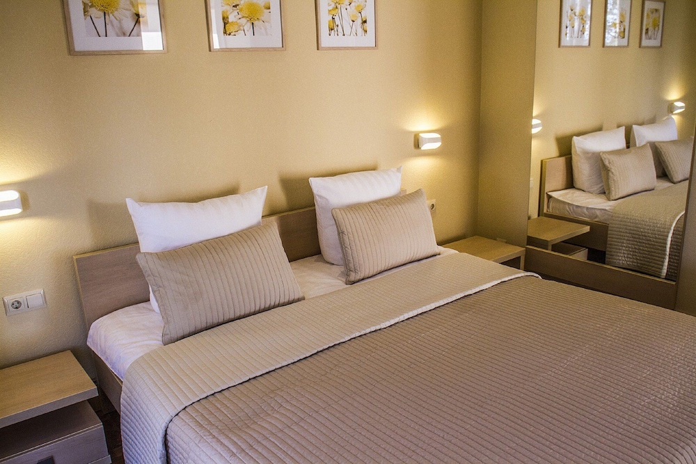 Villa photo 2
