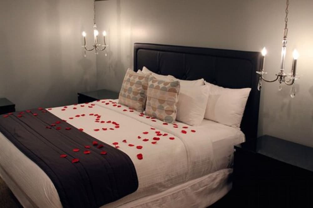 Grand Royal Pool Suite