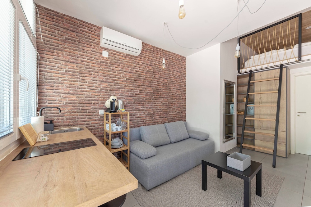City Studio Suite, Garden View photo 3