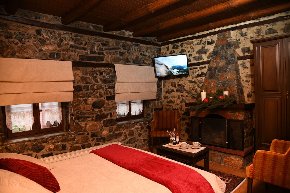 Traditional Room, Fireplace