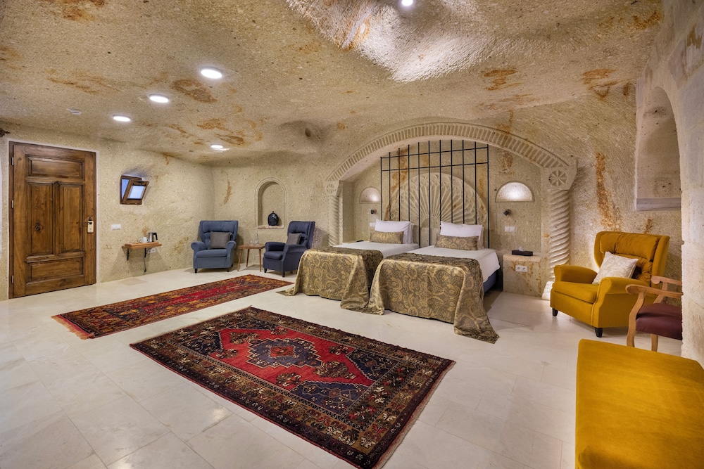 Deluxe Suite - Photo 14