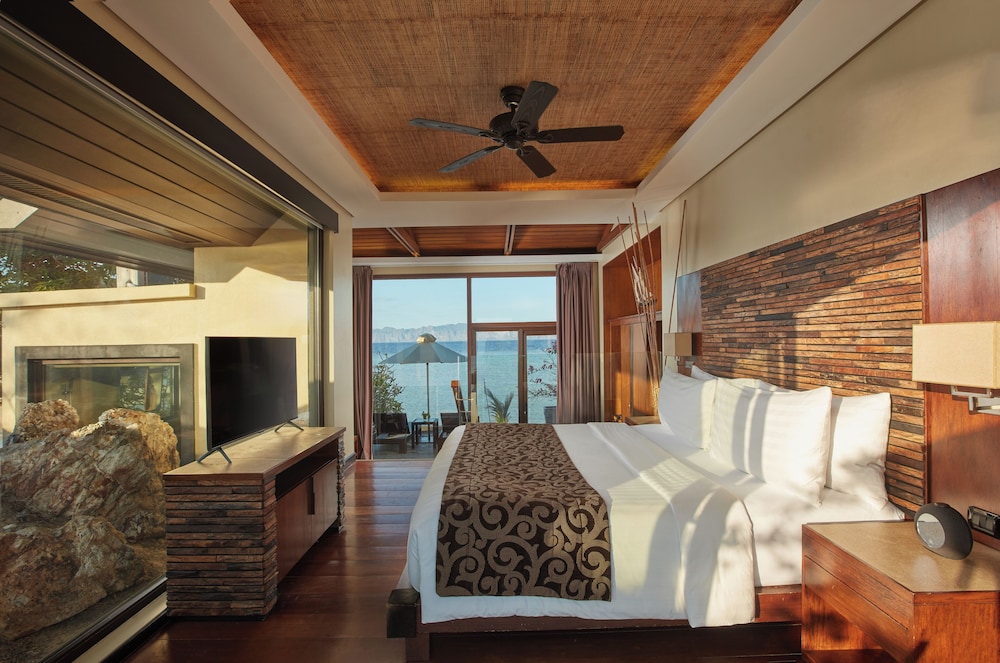 Sandbar Bungalow photo 3