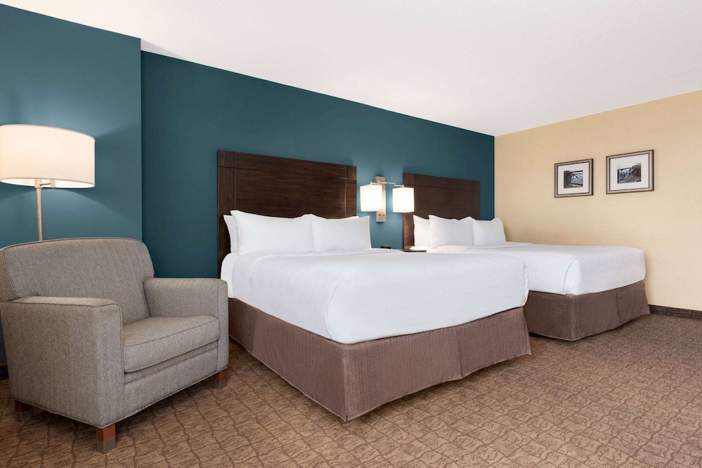 Deluxe Room, 2 Queen Beds, Non Smoking, City View photo 2