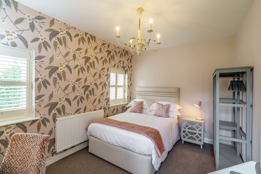 Luxury Cottage, 3 Bedrooms, Non Smoking, Garden View - Photo 4