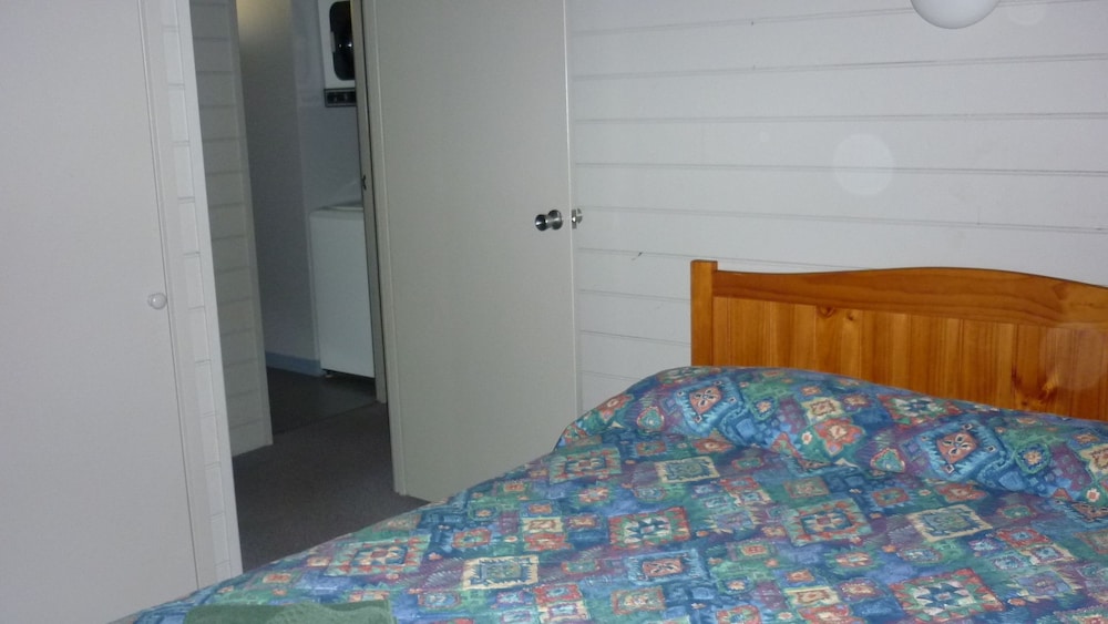 Basic Cabin, 2 Bedrooms, Non Smoking, Kitchenette (Mansfield Country cabins) photo 1