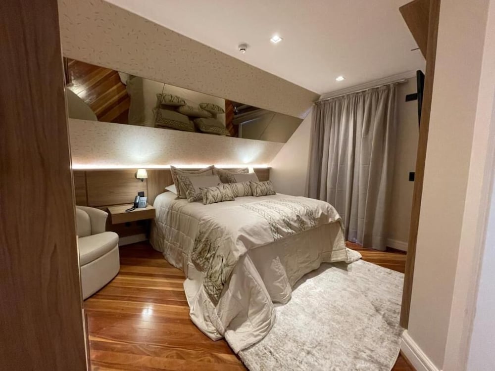 Apartamento Master com Varanda, Vista, Banheira de Hidromassagem e Cama King