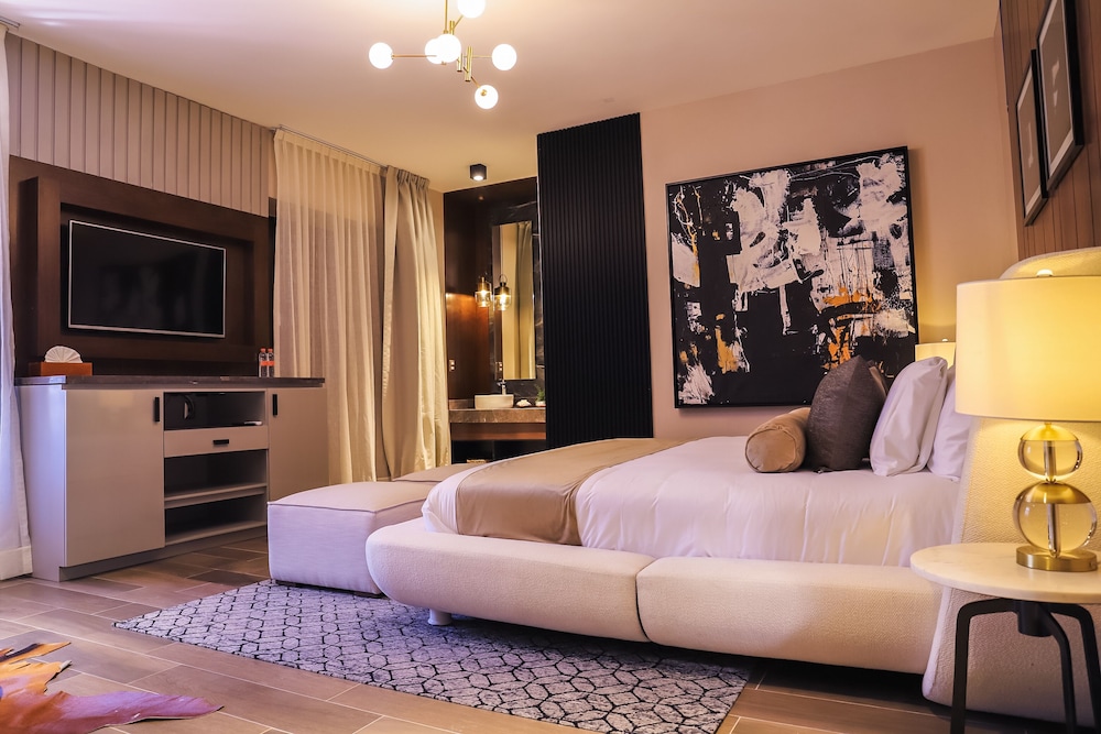 Deluxe Studio Suite