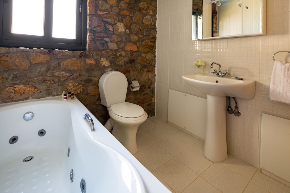 Panoramic Villa, 2 Bedrooms, Sea View (Livadia) photo 2