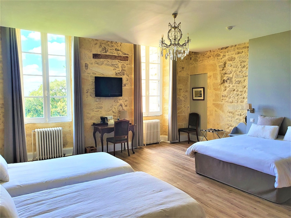 Quadruple Room - Photo 1