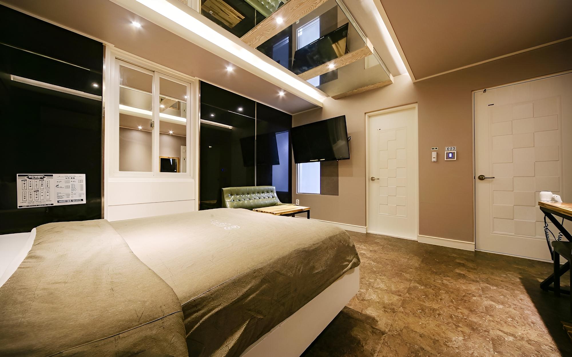 Room (Standard - Inquiry at the front of th) - Photo 7