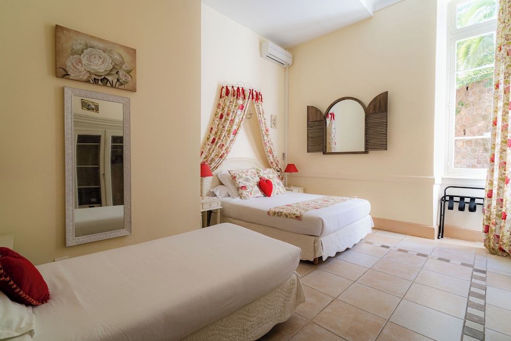 Triple Room Hill Side