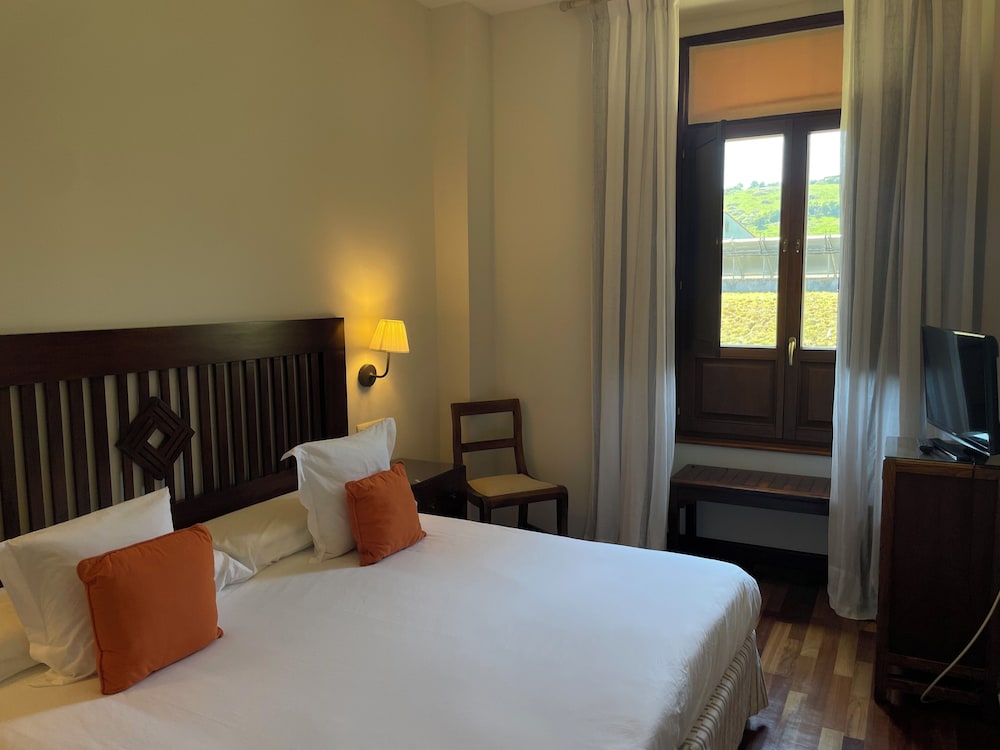 Basic Double Room, Mountain View photo 2