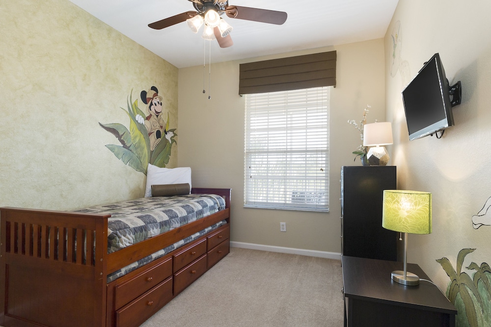 Condo, 3 Bedrooms, Balcony