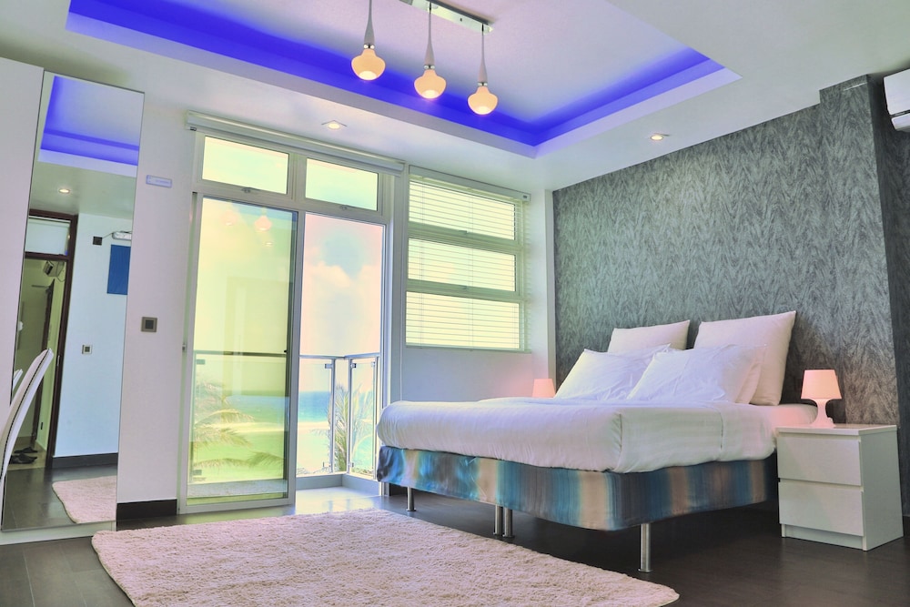 Owners Suite With Spa Bath photo 3