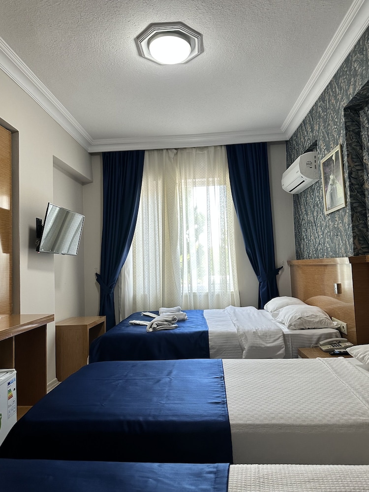 Standard Quadruple Room photo 2