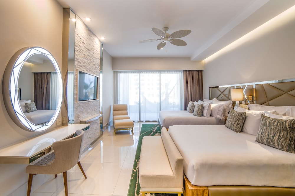 Two Bedroom Suite with One King Bed (Non Smoking)
