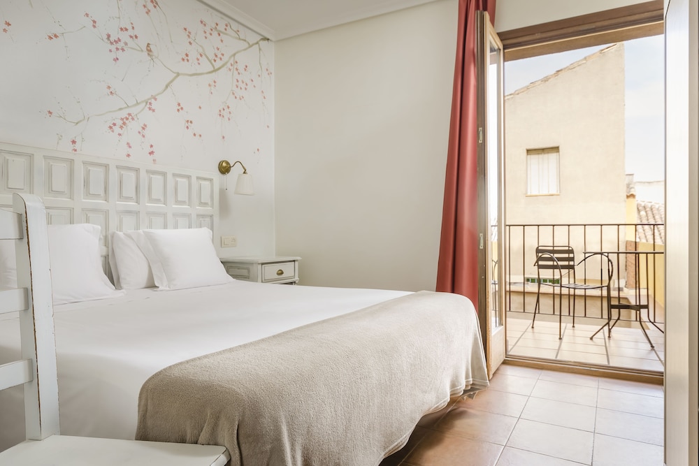 Double Room - Photo 11