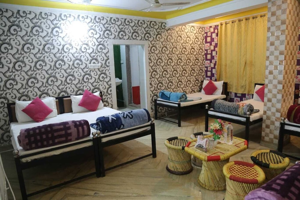 Family Double or Twin Room, 1 Bedroom, Smoking, City View