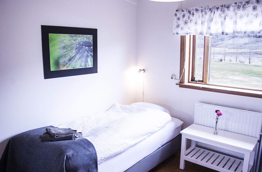 Economy Triple Room photo 2