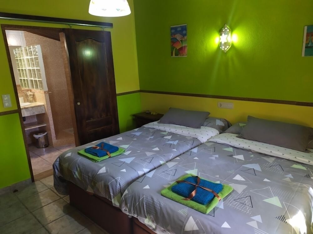 Habitación Doble, Baño Privado (Esmeralda)