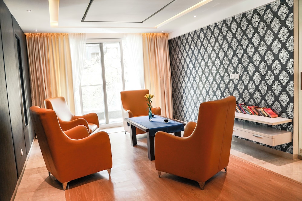 Suite, 1 Bedroom, Balcony, City View photo 2