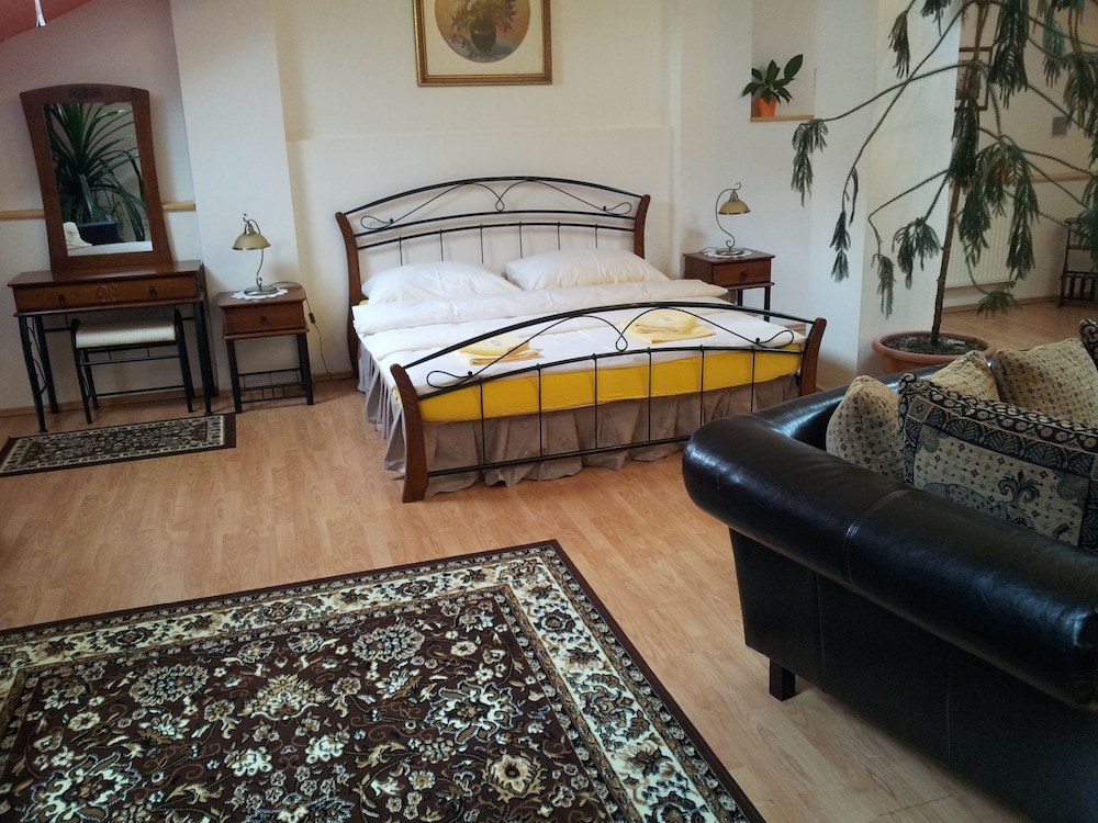 Exclusive Apartment photo 1
