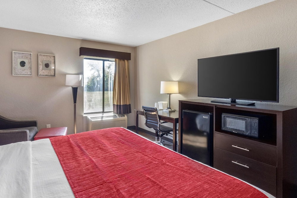 Suite, 1 King Bed, Non Smoking, Hot Tub - Photo 2