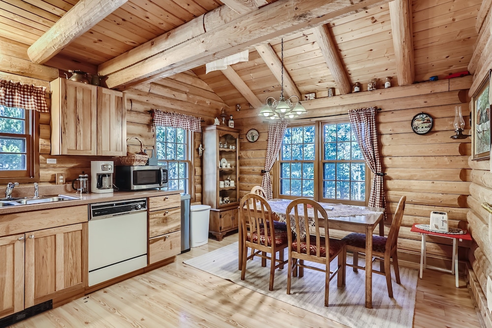 Cabin, 2 Bedrooms photo 2