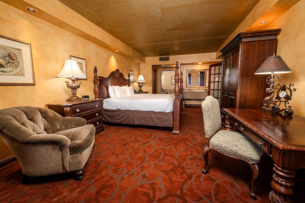 Premier Suite - Photo 1