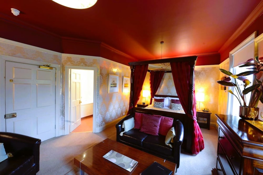 Deluxe Double Room, 1 King Bed, Jetted Tub photo 1