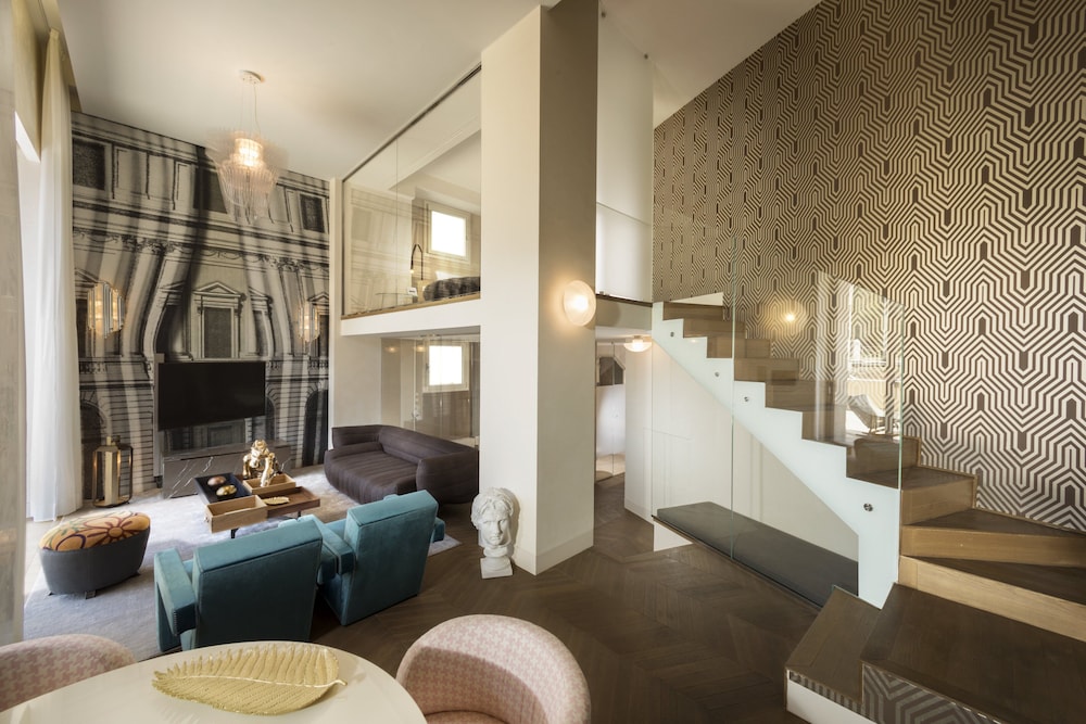 Panoramic Suite, 1 King Bed, Ground Floor (Colosseum View)