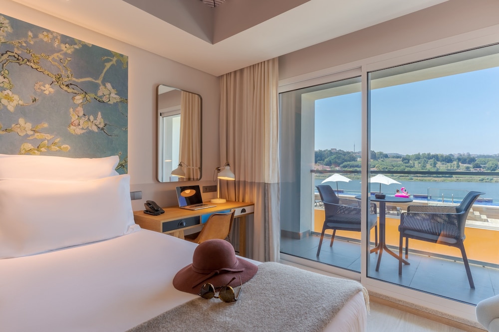 Double or Twin Room, River View