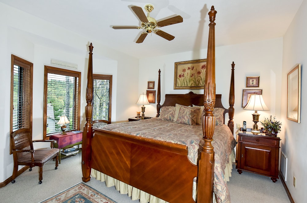 Condo, 2 Bedrooms, 2 Bathrooms