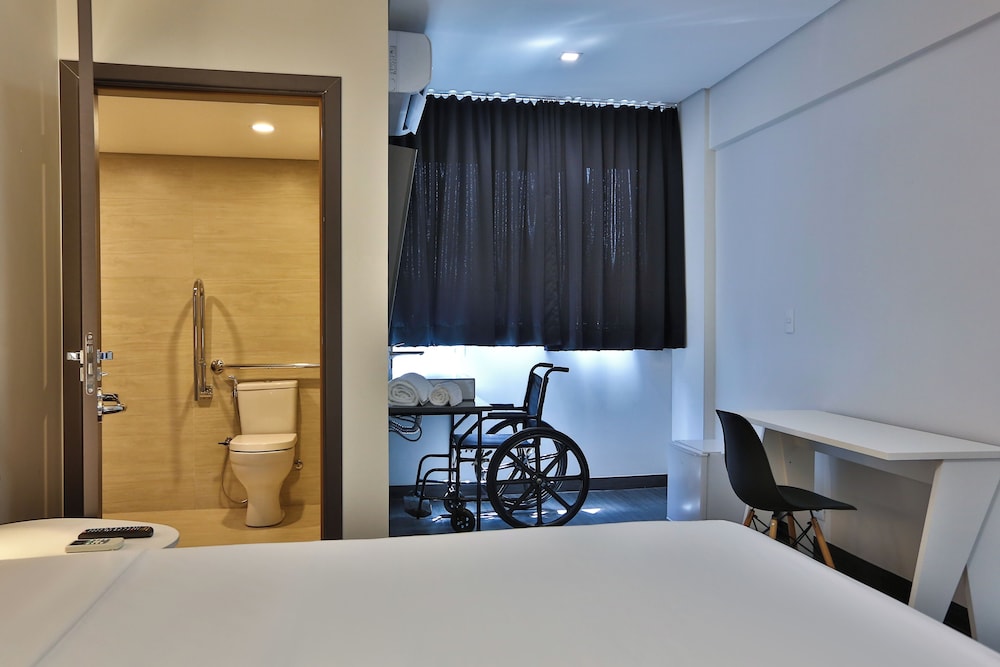 Superior Room, Mobility Accessible, Air conditioning photo 2