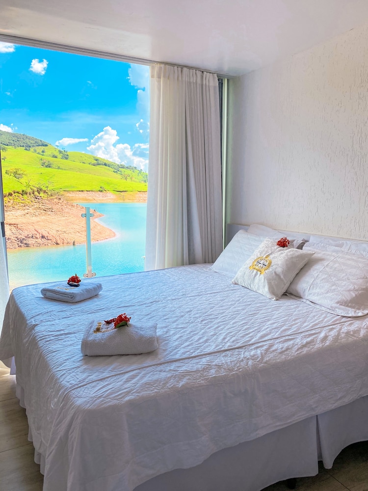 Quadruple Room, Lake View photo 3