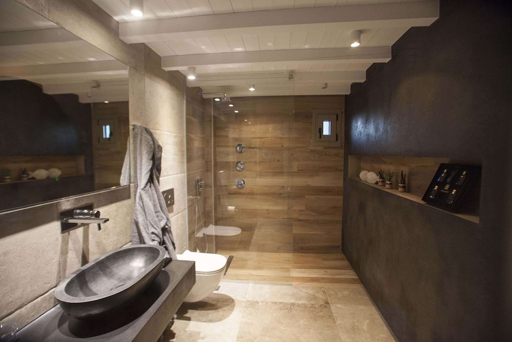 Honeymoon Suite, Sea View - Photo 5