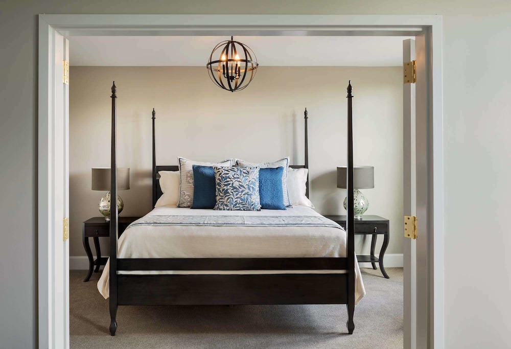 Junior Suite, 1 King Bed photo 1