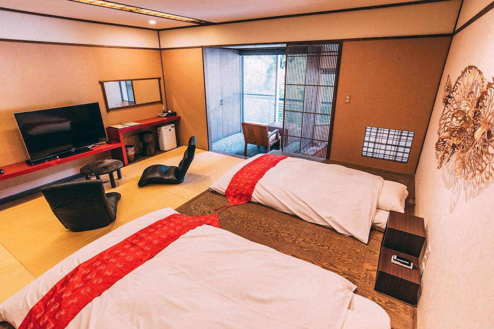 Half board (Dinner: ShabuShabu) – Japanese Western Room, Mountain View photo 2