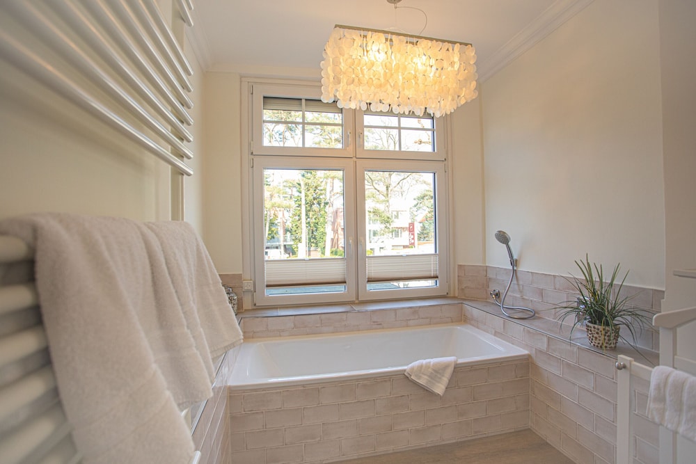 Superior Double Room, Private Bathroom, Partial Sea View photo 2