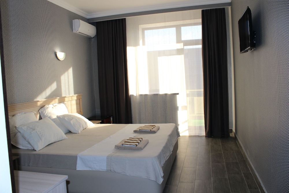 Superior Double Or Twin Room, 1 Bedroom, Balcony photo 3