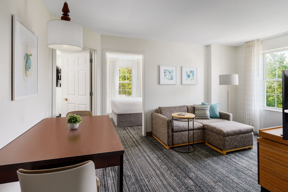 Suite, 2 Bedrooms - Photo 1
