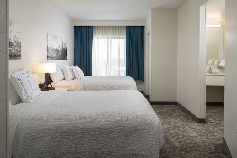 Suite, 2 Double Beds (Mobility/Hearing Access, Roll-In Shwr) - Photo 1