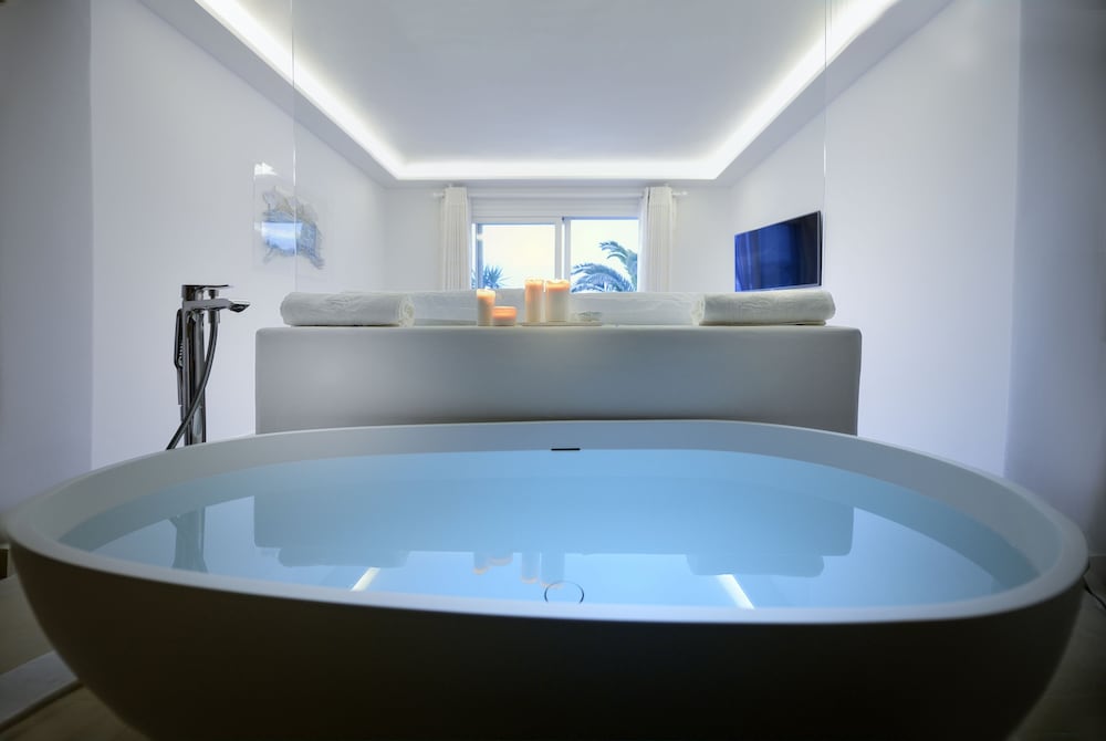 Elegant Suite, Sea View - Photo 3