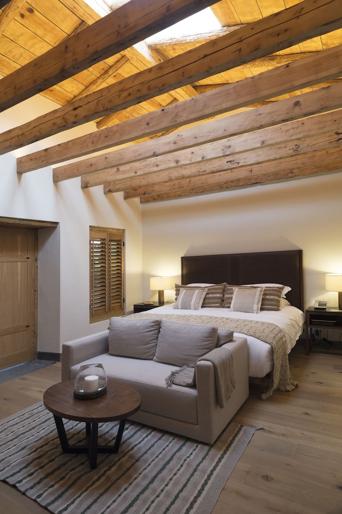 Suite 1 photo 2