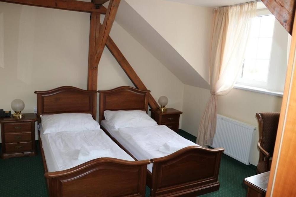 Economy Twin Room photo 1
